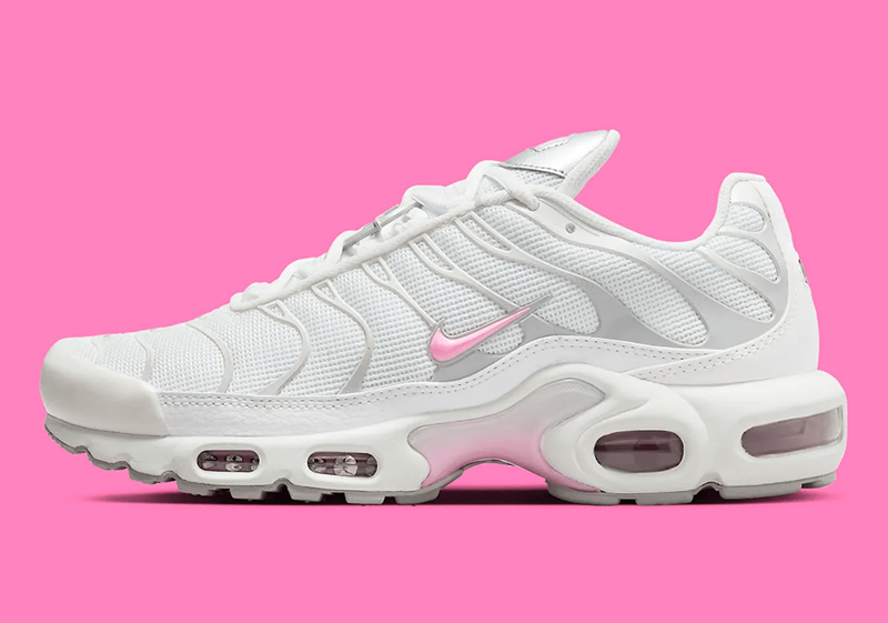 Nike Introduces Metallic Accessories to Air Max Plus "Pink Rise"
