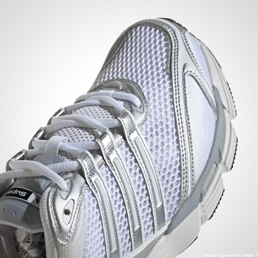 Adidas Supernova Cushion 7 - toebox and shoe laces