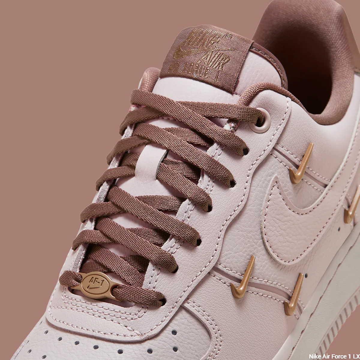 Nike Air Force 1 LX Pink version - shoe laces