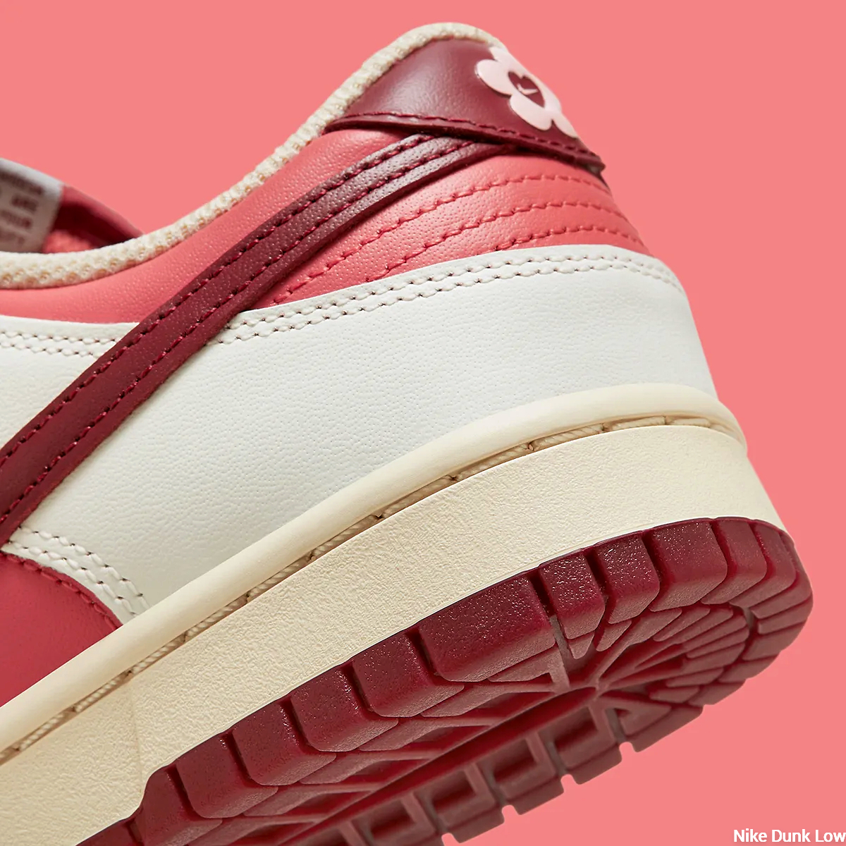 Nike Dunk Low red heel