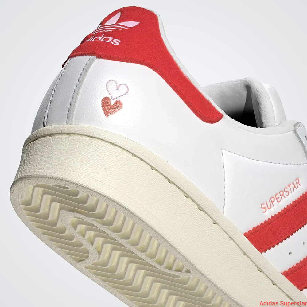 Adidas Superstar -hearts on heel