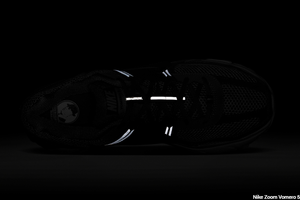 Nike Zoom Vomero 5 upper reflective effect