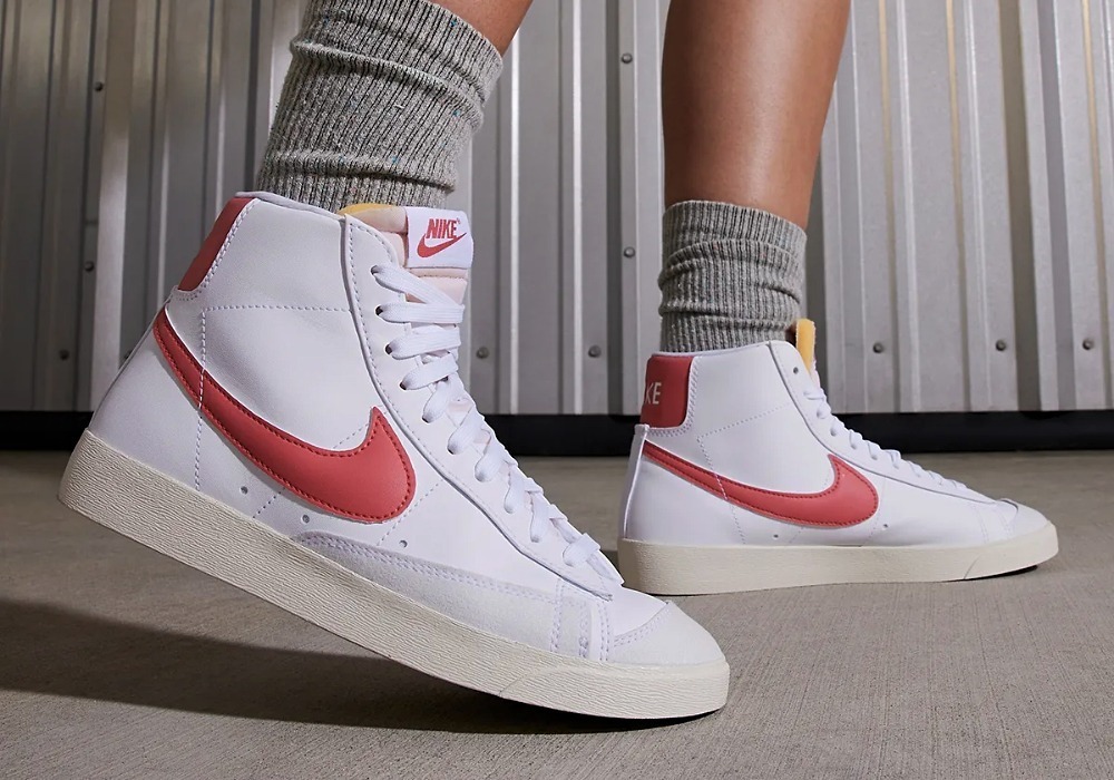 Nike Blazer Mid ’77 on feet