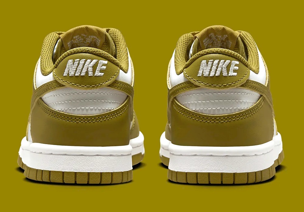 Nike Dunk Low heel counter