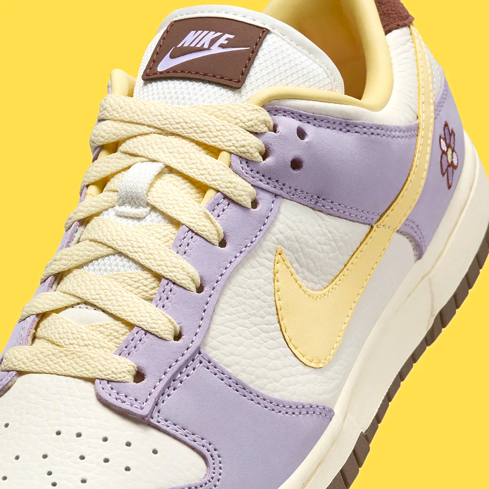 Nike Dunk Low 'Lilac Bloom' - laces