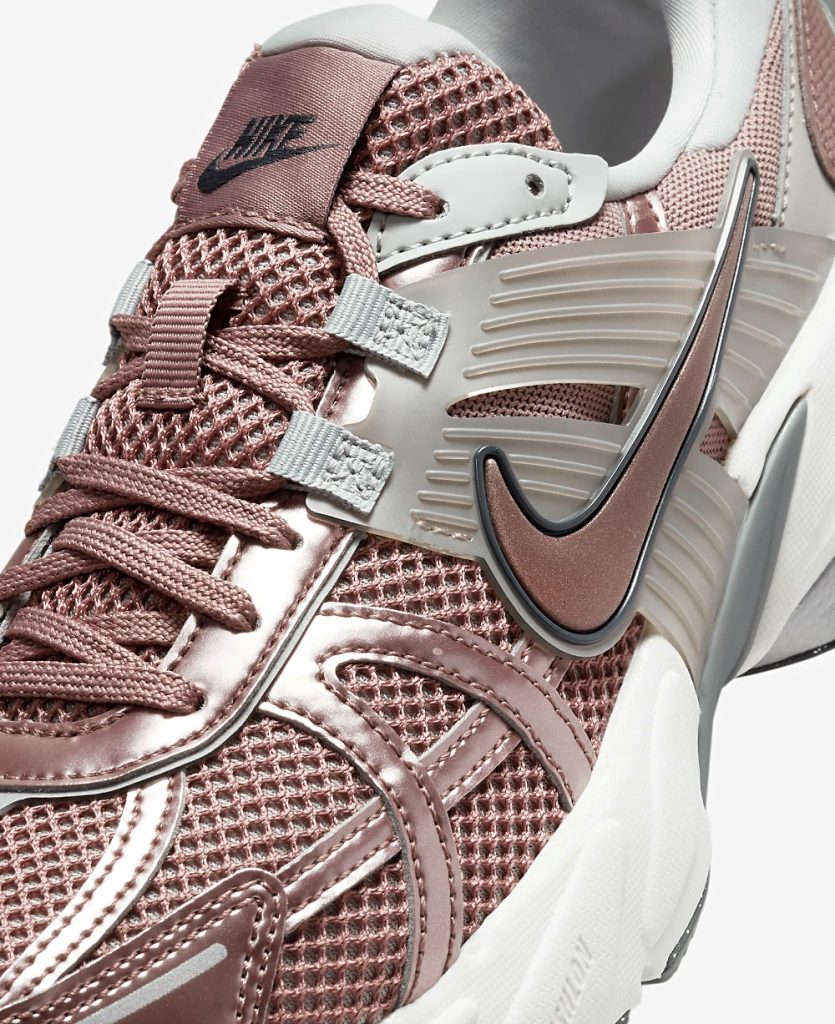 Nike V2K Run - laces
