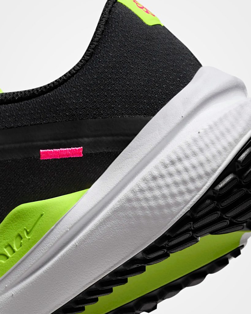 Nike Winflo 10 heel/sole