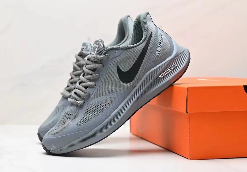 Nike Air Zoom Pegasus 7x in 'grey'