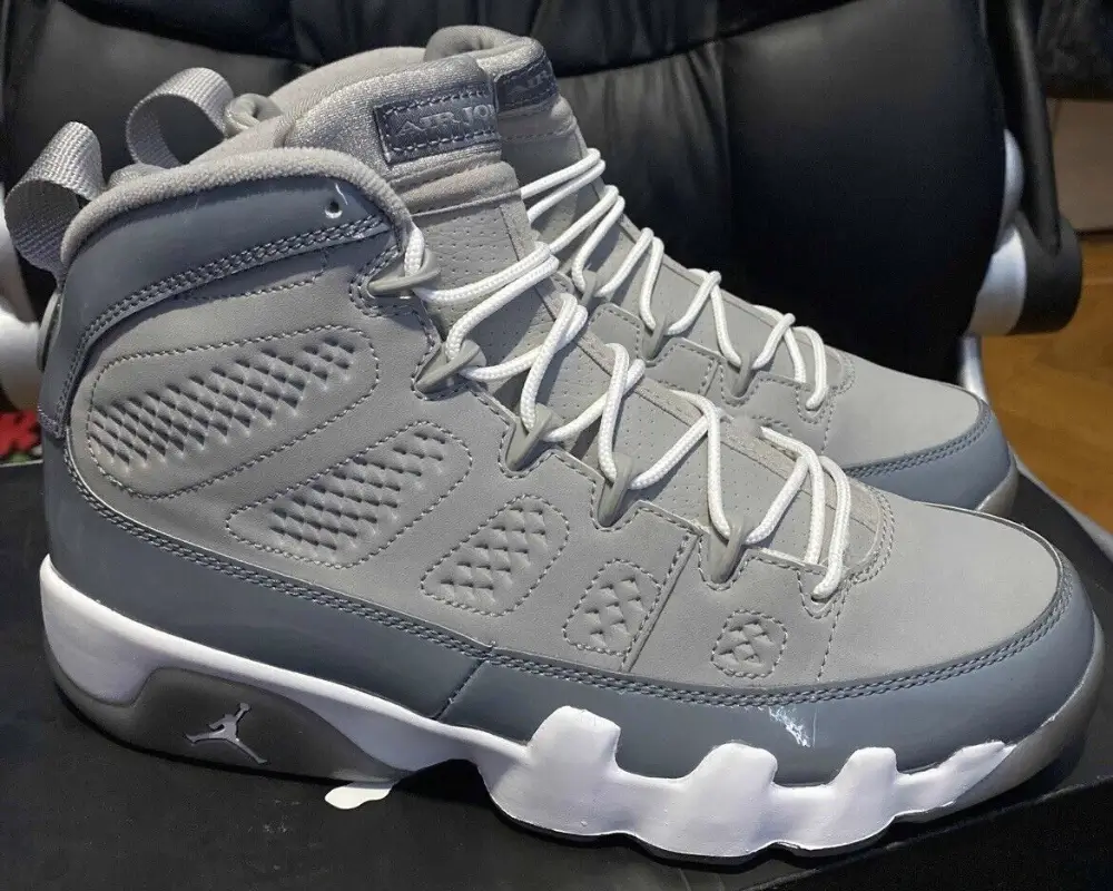 AJ 9 grey