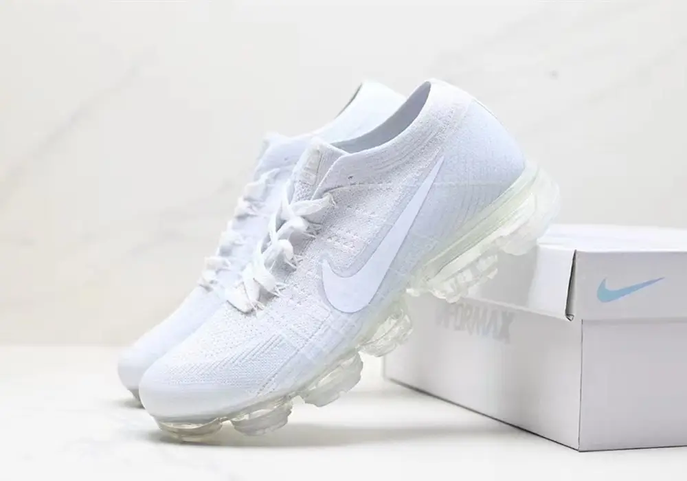 Air Vapormax Flyknit-triple white