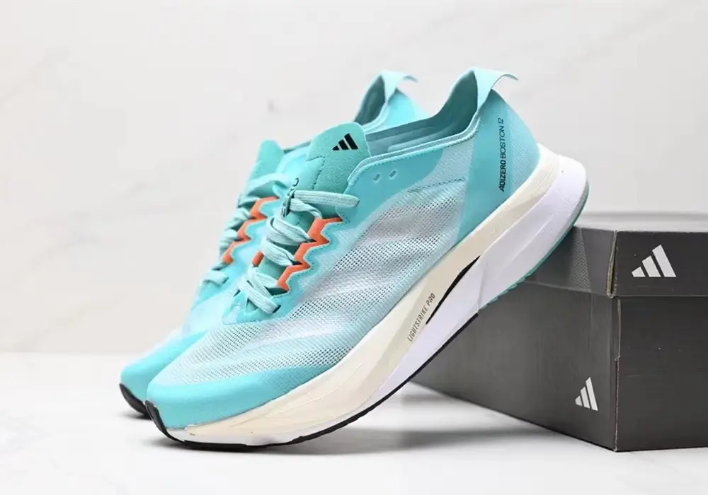 Adizero Boston 12-cyan