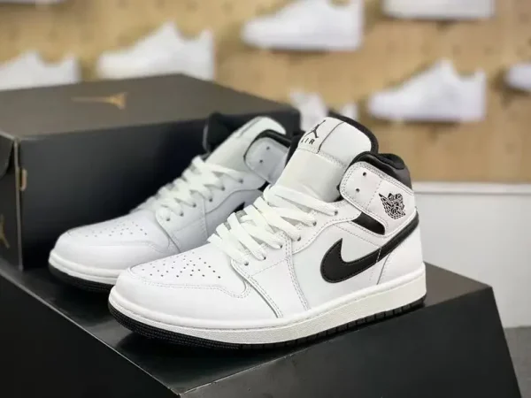 AJ1 Reverse Panda