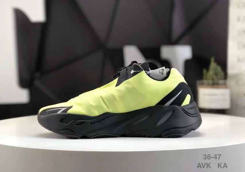 YEEZY BOOST 700 "Phosphor"