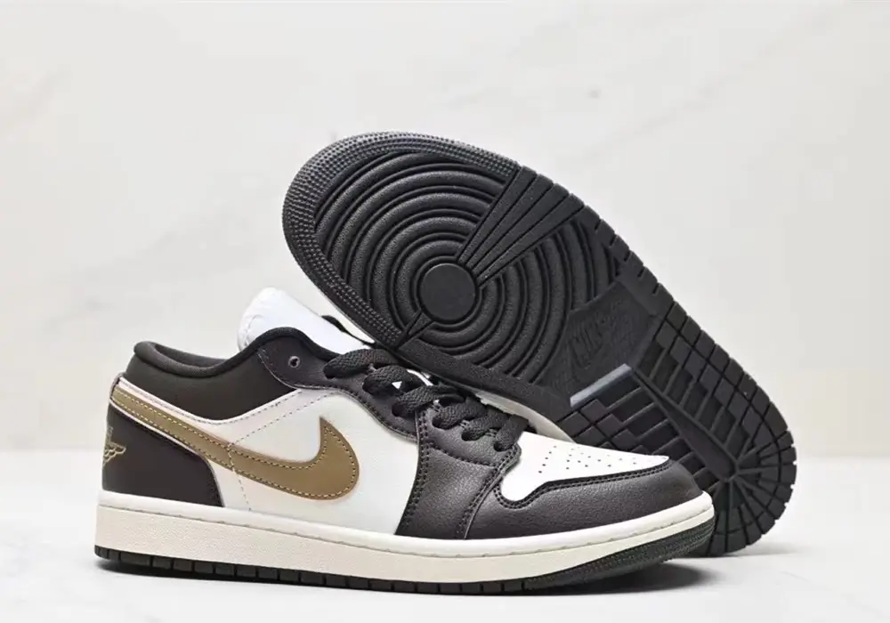 Nike AJ1 Low-black/white/olive