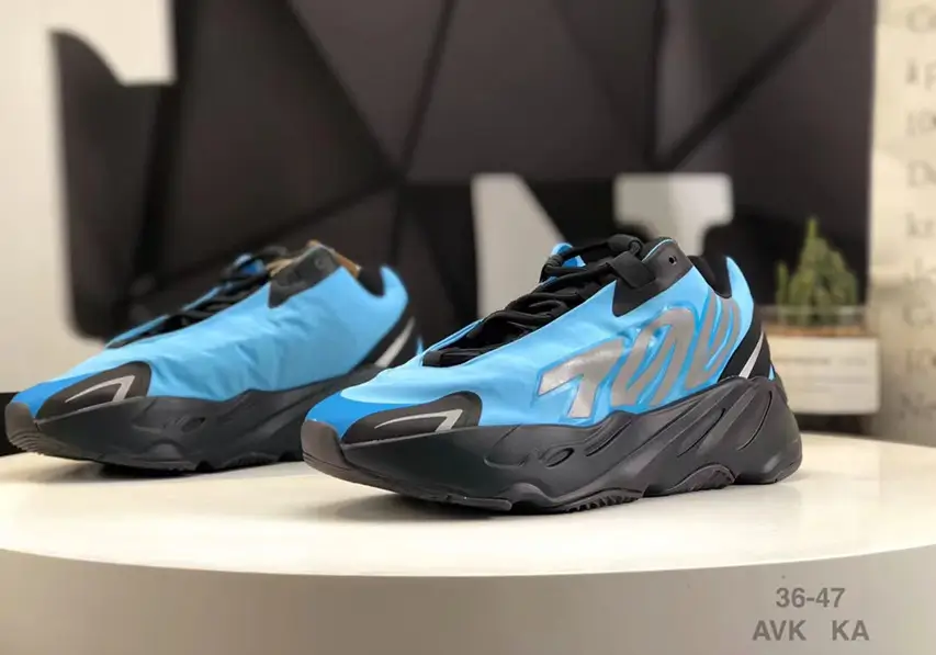 YEEZY BOOST 700 "Bright Cyan"