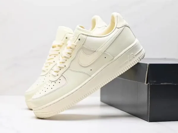 Nike Air Force 1 Low-ivory