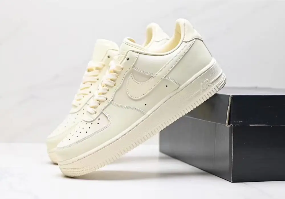 Nike Air Force 1 Low-ivory