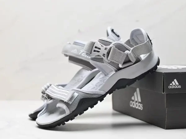 adidas Sandal-light smoke grey