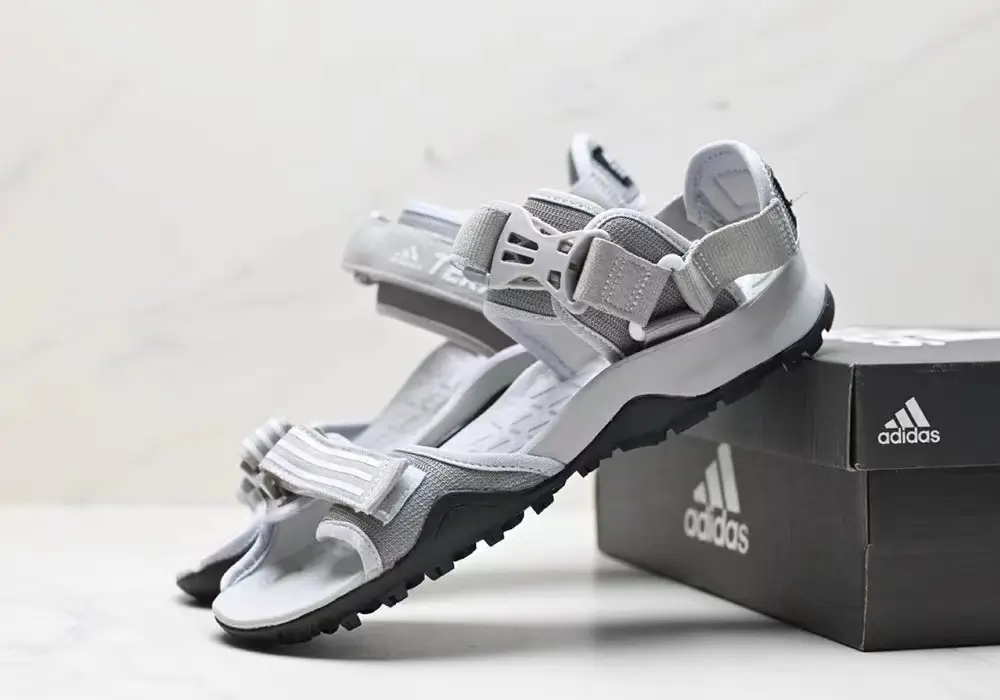 adidas Sandal-light smoke grey