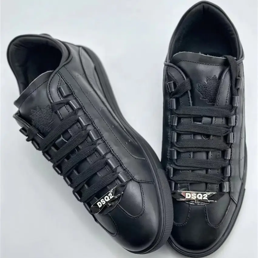 Black Dsquared2-uppers