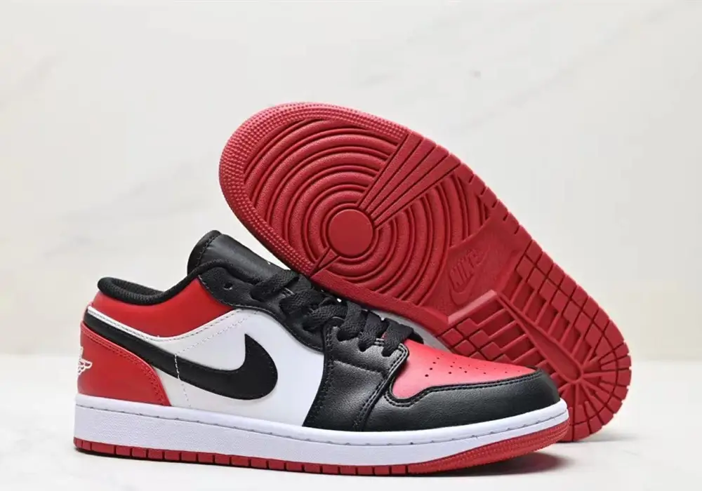 Nike AJ1 Low-black/red/white