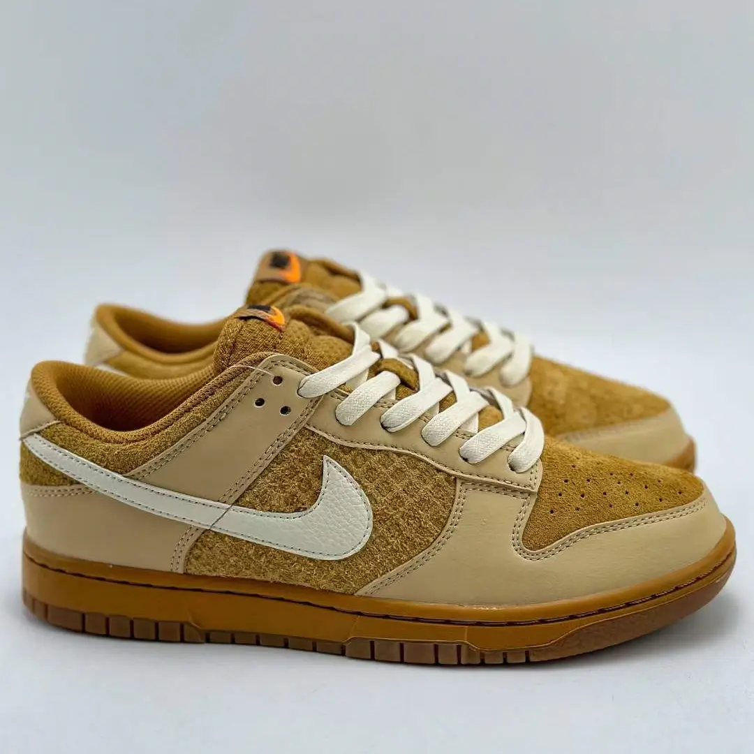 NIKE SB Dunk Low "WAFFLES" mudguard