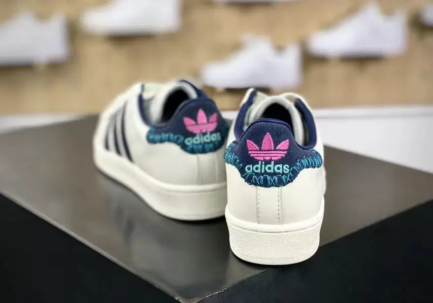 adidas Superstar heel counter