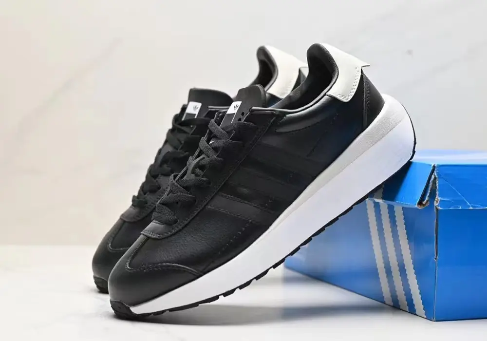 adidas Country XLG "black/white"