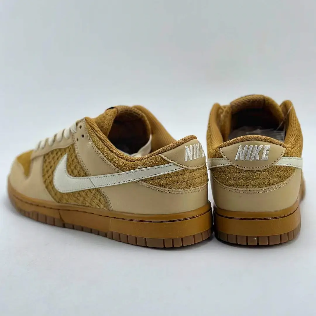 NIKE SB Dunk Low "WAFFLES" heel