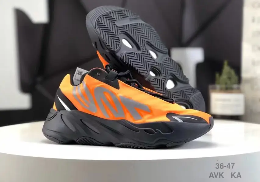 YEEZY BOOST 700 "ORANGE"