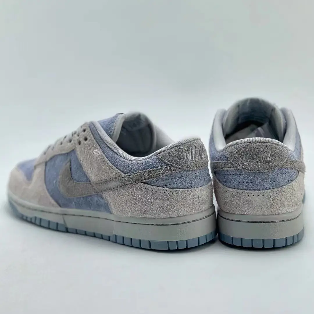 NIKE SB Dunk Low heel counter