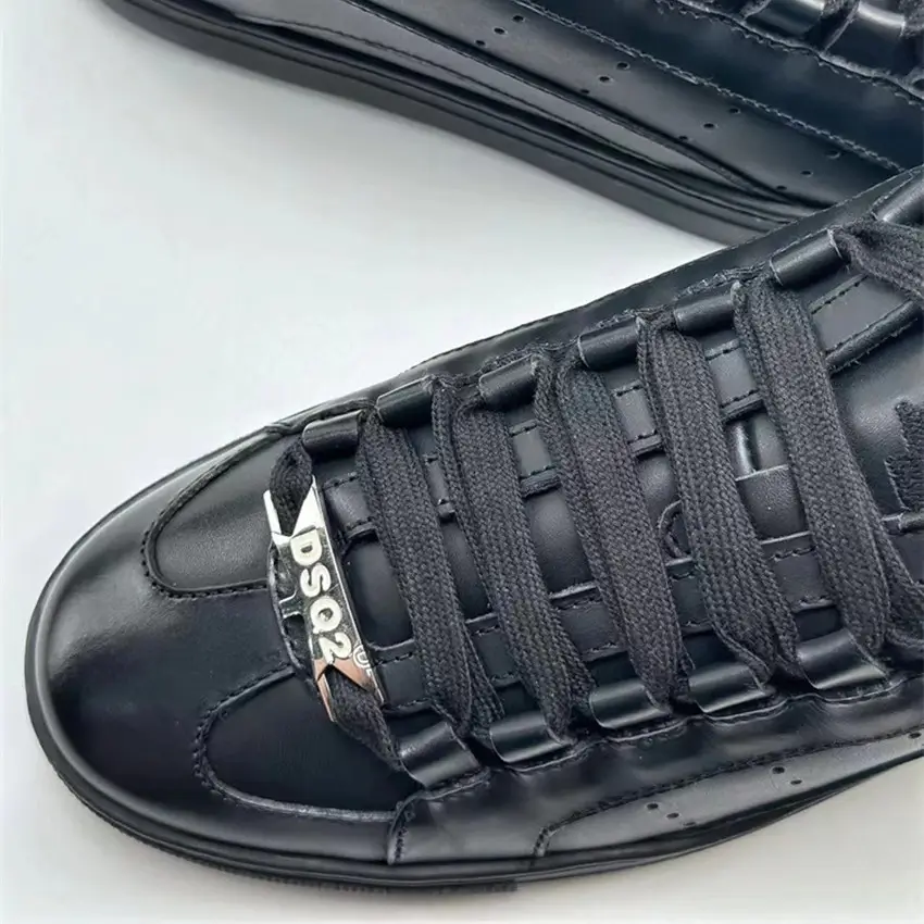 Black Dsquared2-toe/laces