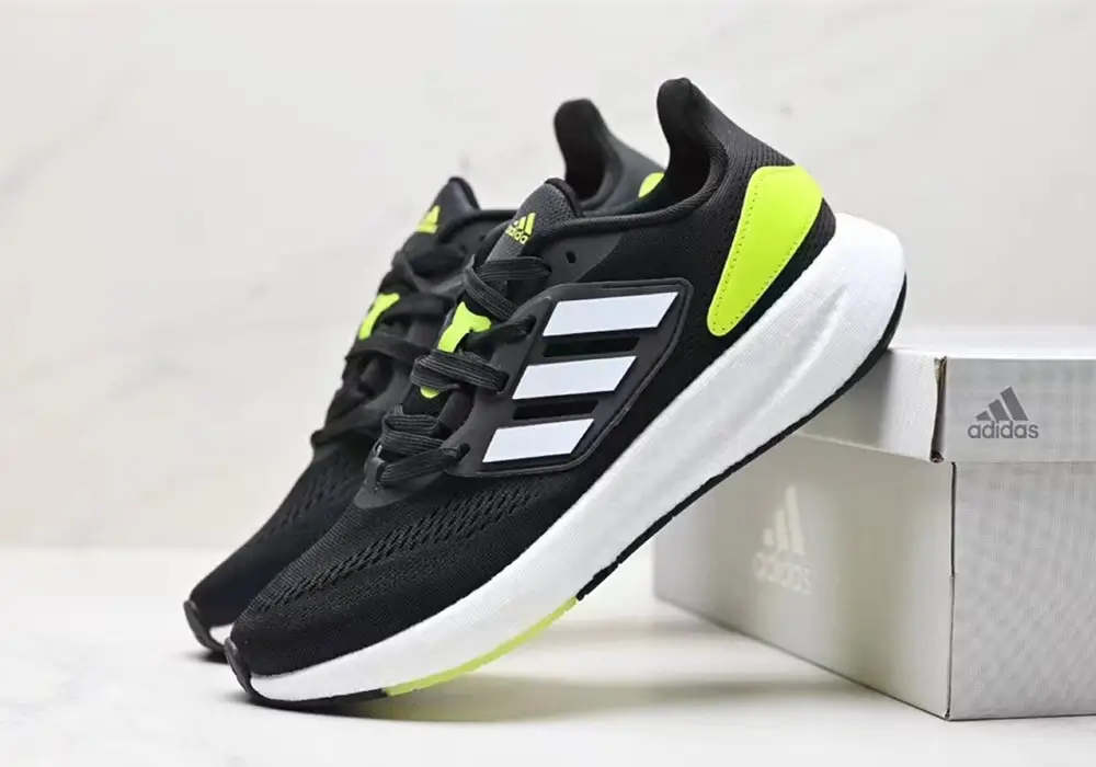 Adidas PureBOOST 22-black/white/volt