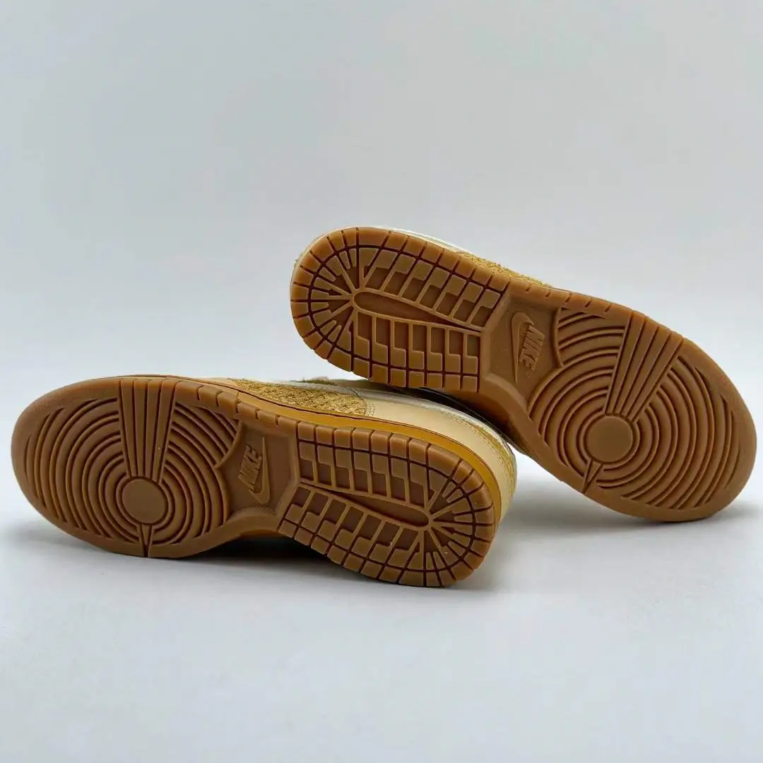 NIKE SB Dunk Low "WAFFLES" outsole