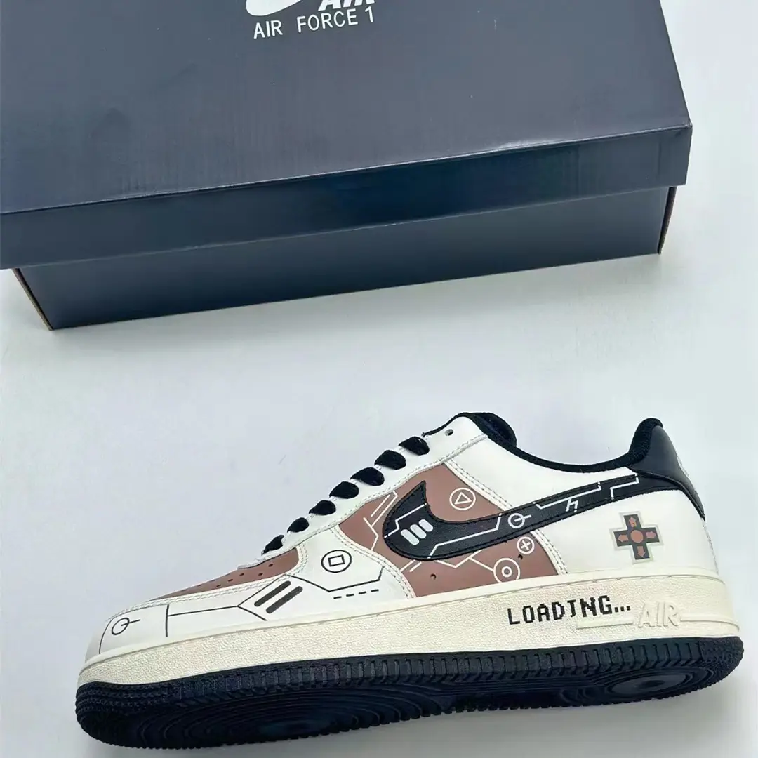 Nike Air Force 1 Low 07 and shoebox