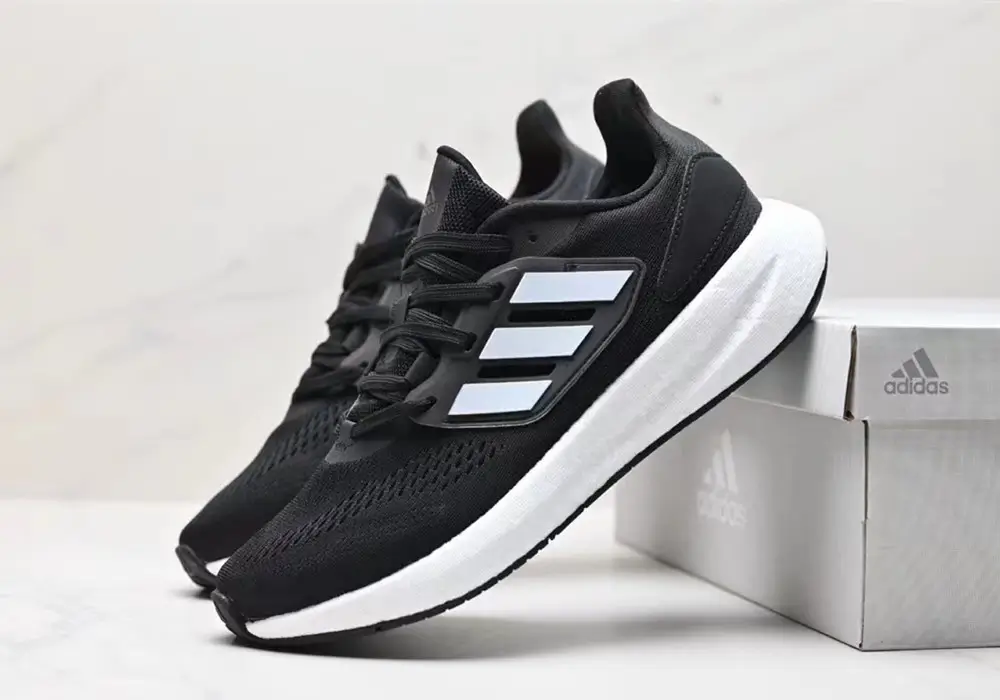 Adidas PureBOOST 22-black/white