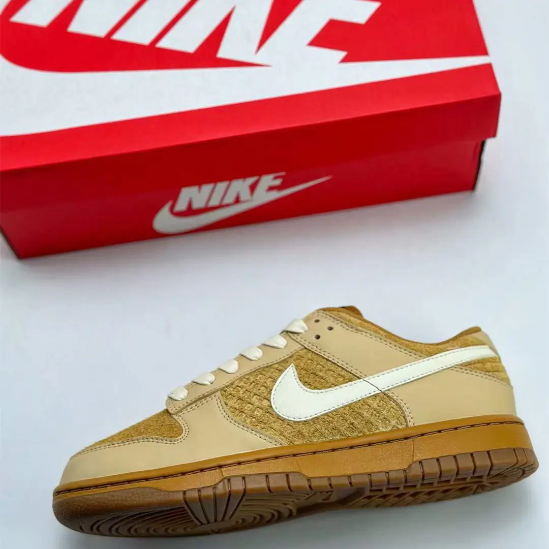 NIKE SB Dunk Low "WAFFLES" shoebox