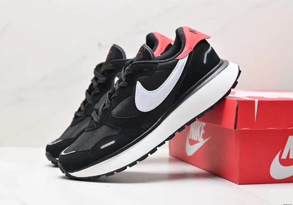 NIKE PHOENIX WAFFLE black