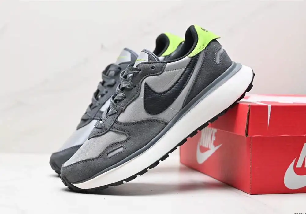 NIKE PHOENIX WAFFLE grey