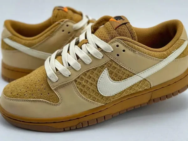 NIKE SB Dunk Low "WAFFLES"