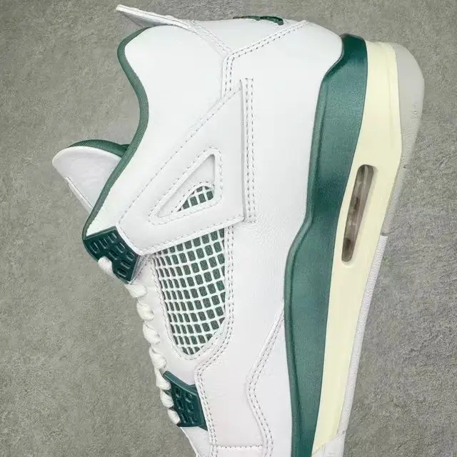 AJ4 | FQ8138-103