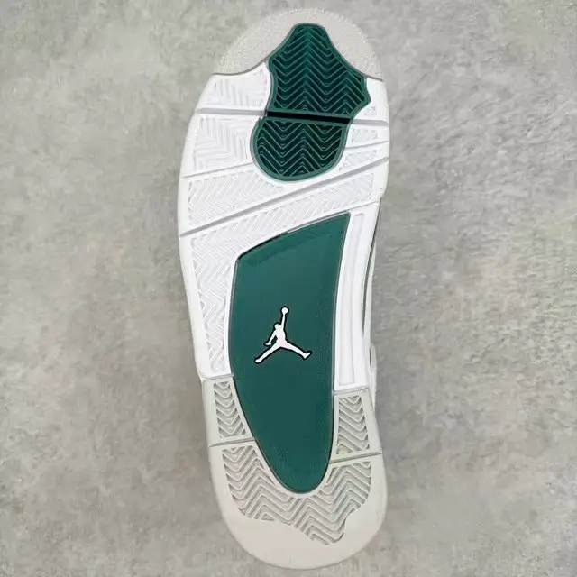 AJ4 | FQ8138-103