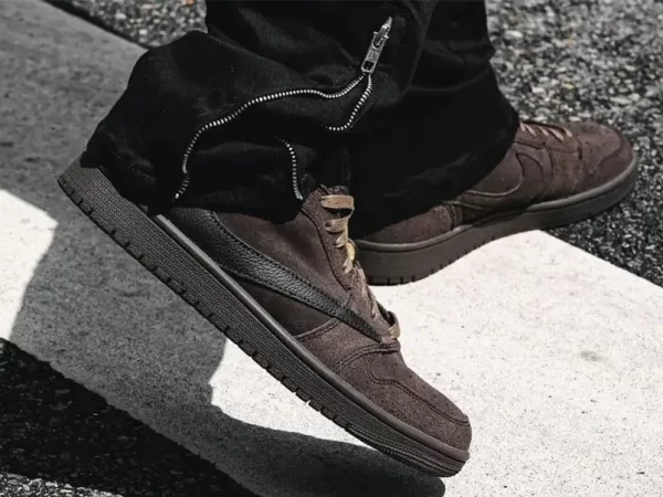 AJ1 Low "Velvet Brown"